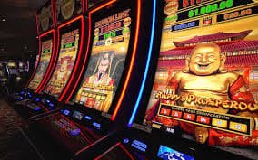 Antarmuka Baru Dimainkan di sair sgp menampilkan permainan slot dan kasino langsung